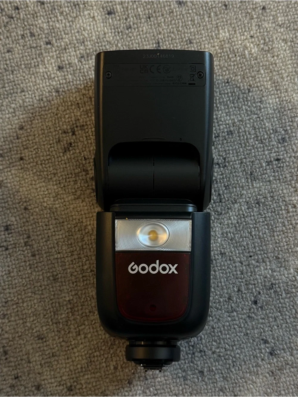 V860II-S TTL Camera Flash - Black w/soft case.